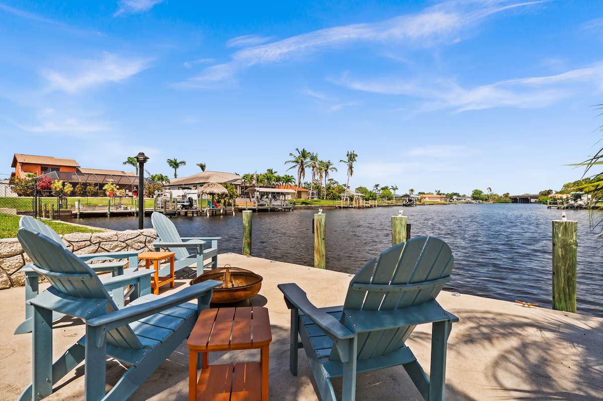 Pool floats and sunshine all day