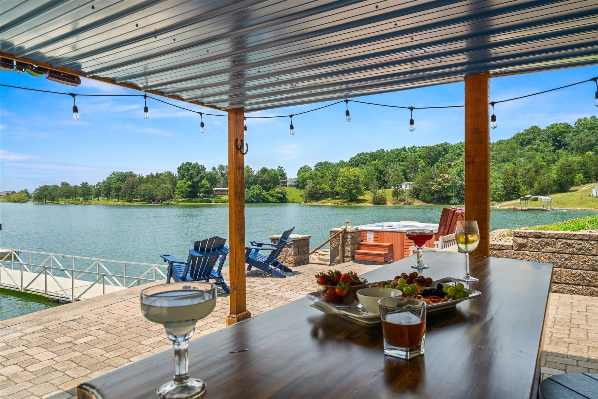 Lakeside bar and hot tub area
