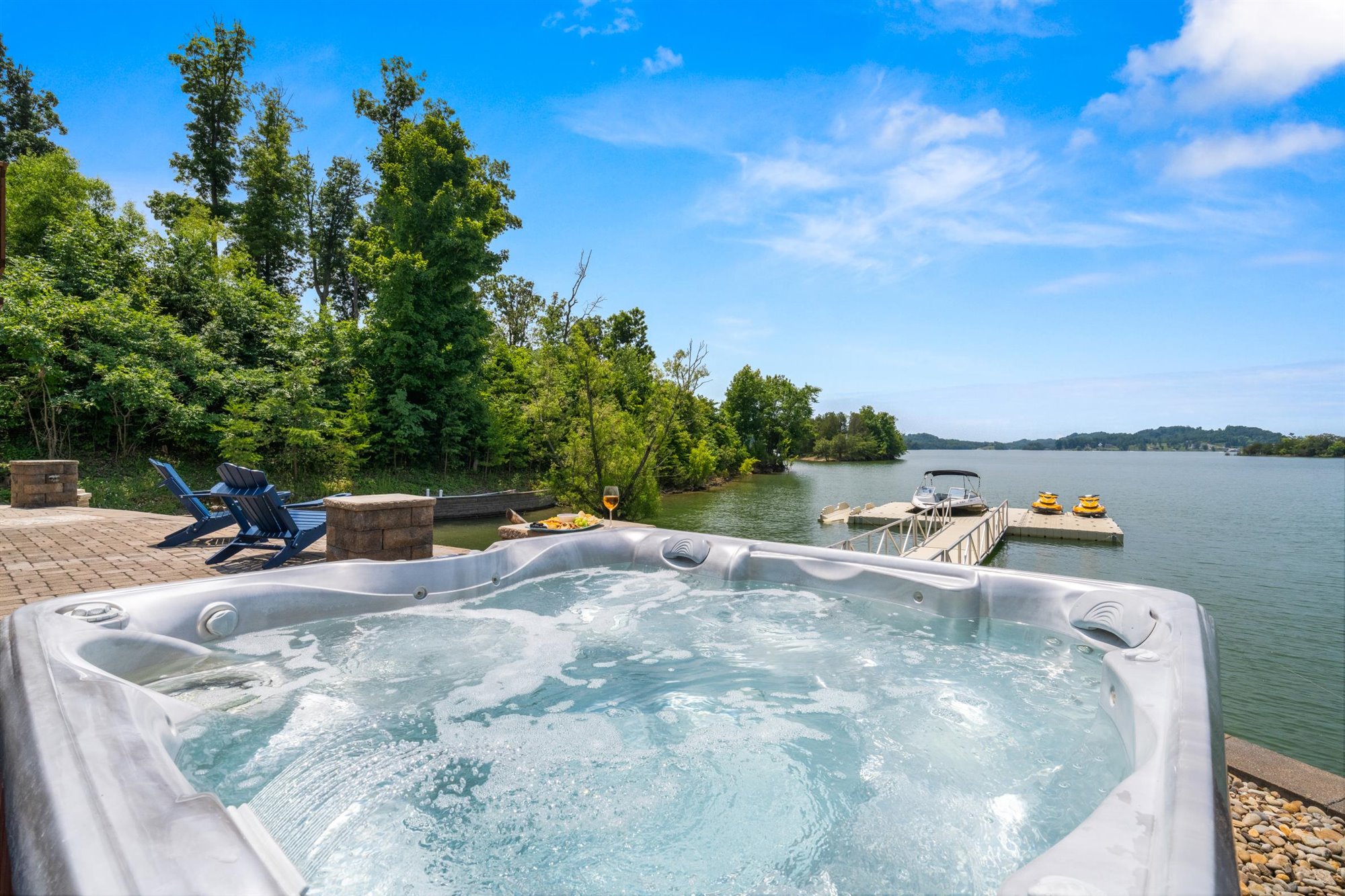 Hot tub overlooking Douglas Lake and dock